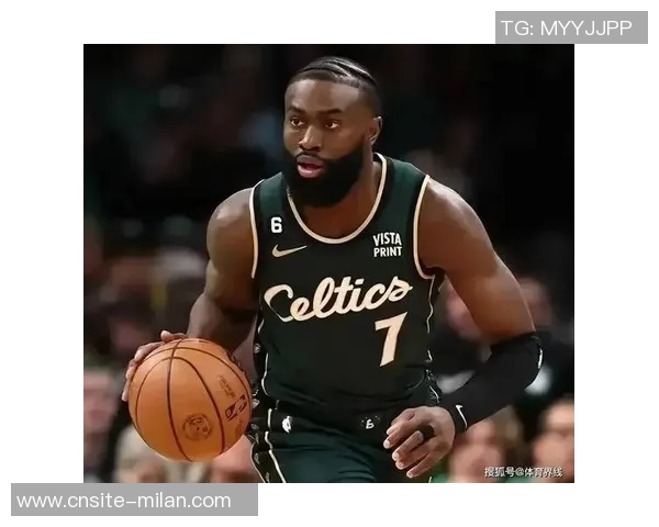 杰伦布朗为何只穿一边袖子想要改变自己的气场与风格