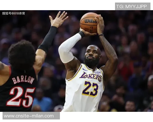 詹姆斯分享个人赛季首秀照片里夫斯和蒂耶罗热评表现精彩