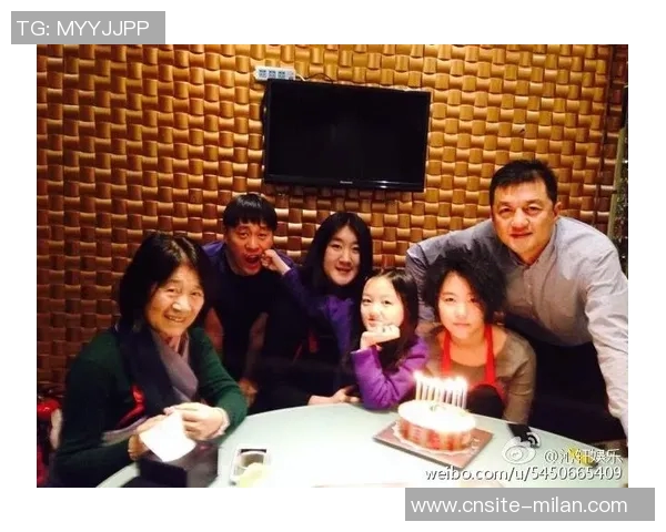 帕托在国际足联活动中与皮耶罗和辛纳亲密合影引发热议